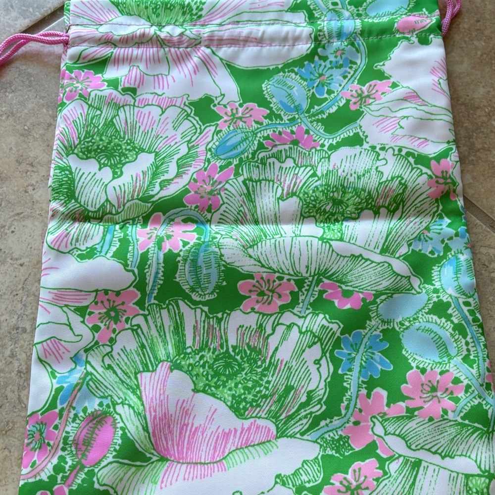 Lilly Pulitzer GWP Packing Drawstring Bag - Putting Green Poppyland - Picture 4 of 7